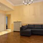 Nel Centro Di アパート サンレモ